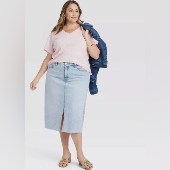 Ava & Viv|Midi A-line denim skirt,light wash,NWT•••Plus size Light Blue Skirt - Picture 2 of 15
